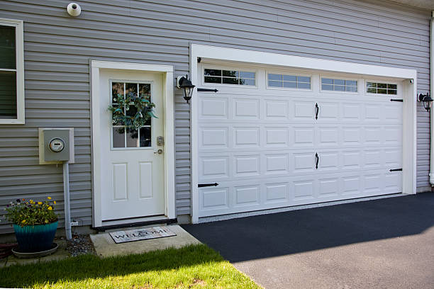 24/7 Emergency Garage Door Panel Replacement experts in Holton, KS